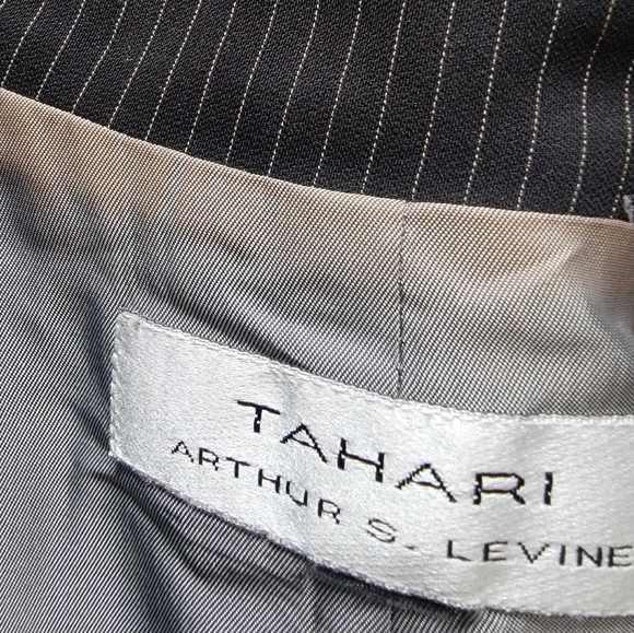 2 pc Tahari pin striped pant suit for women. Size 14. - Picture 12 of 13